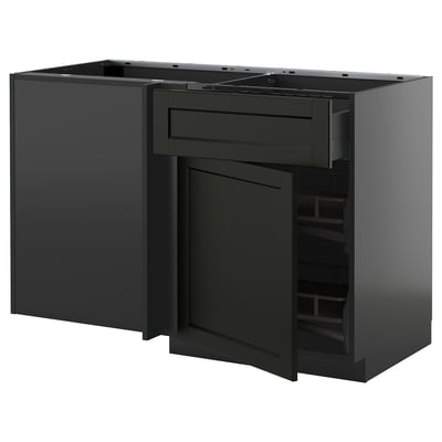 Modernes schwarzes Küchenschrankset mit offenen Schubladen, dunklem Holzfinish, rechteckiger Form und schlankem Design.