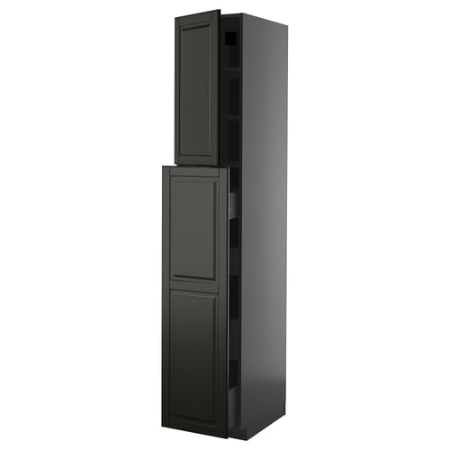 Hoher schwarzer Küchenschrank, modernes Design, glänzende Oberfläche, mehrere Regale, komplett montiert.