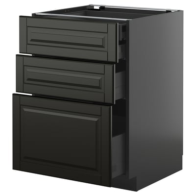 Dieses Bild zeigt einen schwarzen METOD-Küchenschrank mit drei Schubladen. Das moderne Design schlanke, abgeschrägte Kanten und der Soft-Close-Mechanismus.