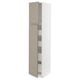 Moderner grau-beiger Küchenschrank von Ikea, hohes, schlankes Design, mehrere Einlegeböden, Schubladen mit Vollauszug.