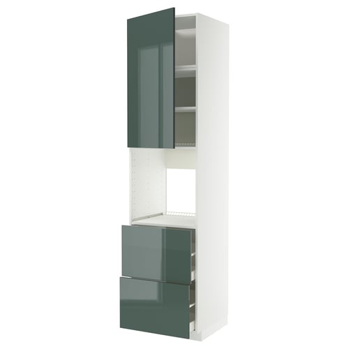 Moderner weiß-grüner Küchenschrank mit hochglänzenden Türen, Schubladen und offenen Regalen in einem schlanken und zeitgemäßen Design.