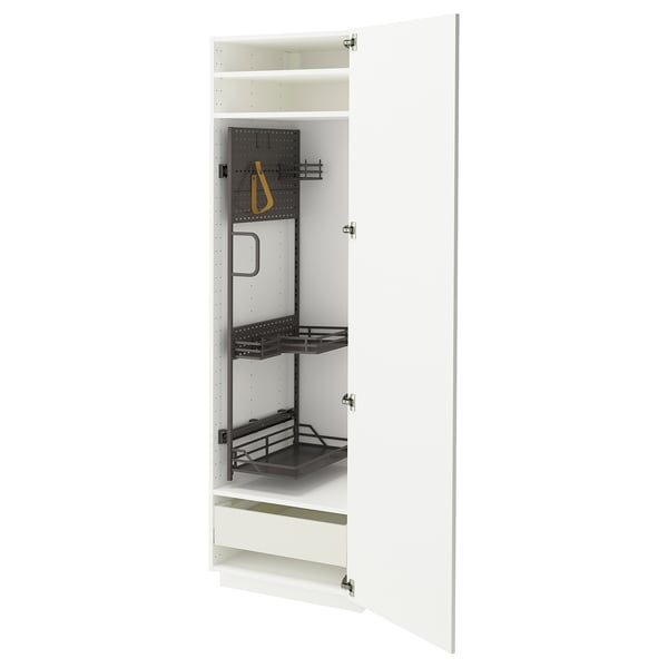 Offener weißer Küchenschrank mit schwarzen Metallböden und Schubladen. Modernes, minimalistisches Design. Verstellbare und herausnehmbare, glatt schließende Schubladen.