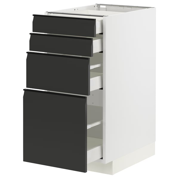 METOD Küchenzeile mit 4 schwarzen matten Schubladen, schlanken Griffen, weißem Sockel, modernem Design.