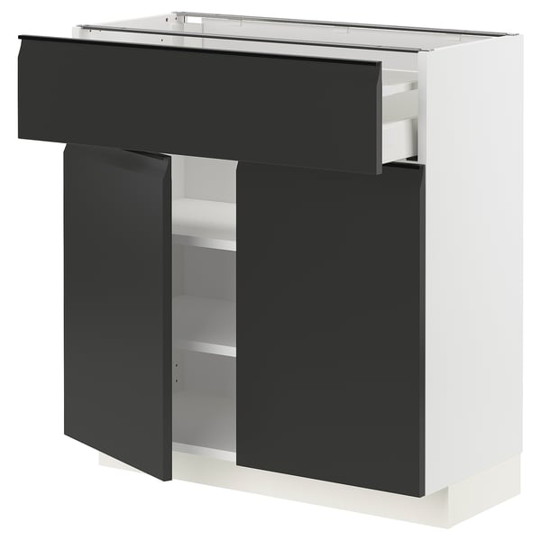 Moderne Küchenzeile, weiß und mattschwarz, schlankes Design, mit Schubladen und Regalen.