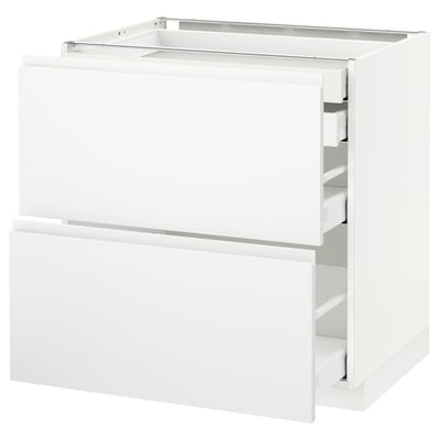 Weißer Küchenschrank: modernes, minimalistisches METOD mit Voxtorp-Fronten, glänzend weiß, rechteckige, glatte Schubladen.