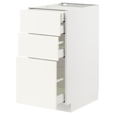 Weißer ikea METOD Küchenschrank mit 3 offenen Schubladen, modernes Design.
