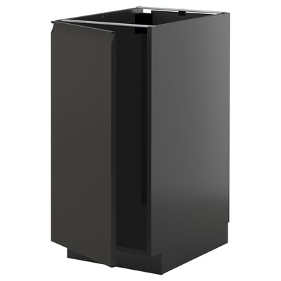Schwarzer Küchenschrank, modernes und schlankes Design, glänzende Oberfläche, quadratische Form, integrierte Griffe.