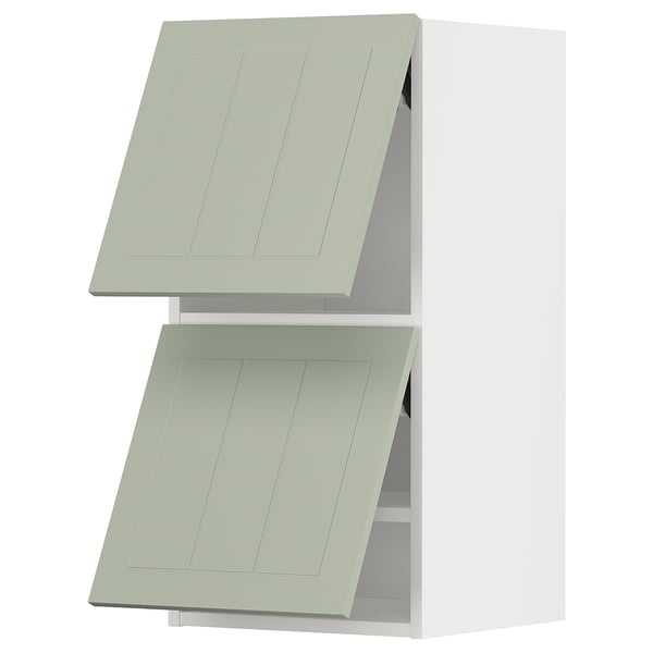 Grüner METOD Küchenschrank mit Paneeldesign.
