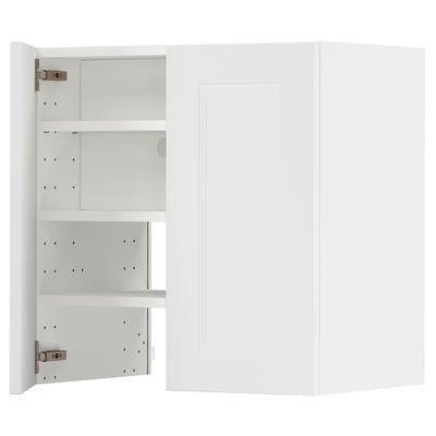 Weißer METOD-Küchenschrank mit verstellbaren Regalen und Scharnieren.