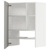 Ein weißer METOD-Küchenschrank mit offener Tür, der die Innenböden und verstellbaren Regale hervorhebt.