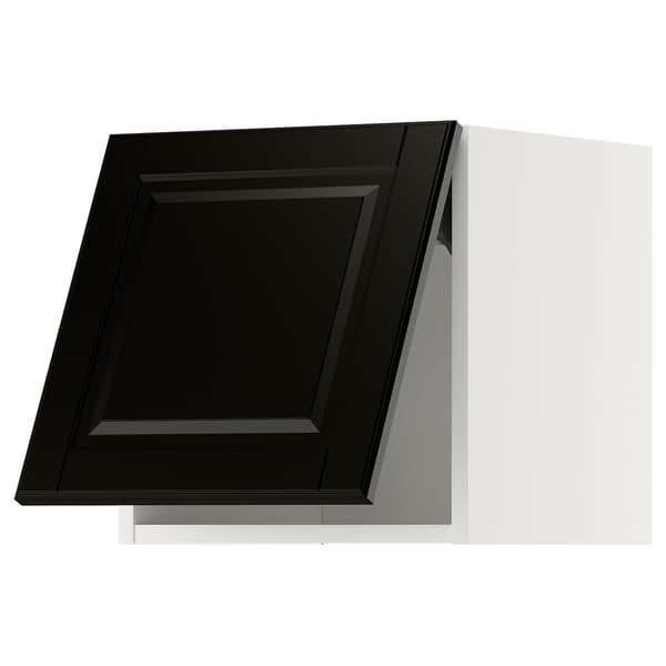 Schwarzer Küchenschrank mit abgeschrägten Kanten und schlankem Design.