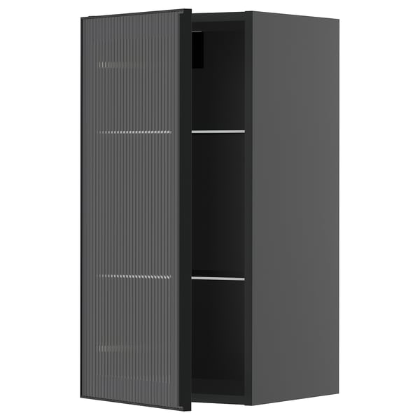 Moderner schwarzer Küchenschrank mit Glastür, vertikalen Linien, verstellbarem Regal.