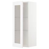 Dieses Bild zeigt einen weißen METOD-Küchenschrank mit Glastüren in einem schlanken, rechteckigen Design.