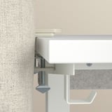 Nahaufnahme der MITTZON Tischsiebklemme mit robuster Metallkonstruktion und sicherem Befestigungsmechanismus.