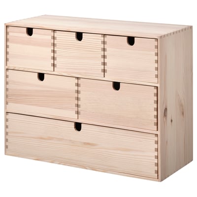 Ikea MOPPE Mini-Kommode, helles Holz, 9 kleine Schubladen zur Aufbewahrung, einfaches rechteckiges Design, perfekt zum Organisieren kleiner Gegenstände.