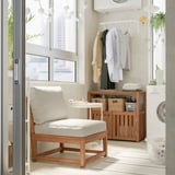 Genießen Sie einen stilvollen Balkon mit NÄMMARÖ Stuhl und Kissen. Es ist aus Holz, quadratisch und kleiner als Geräte und Aufbewahrungsregale.