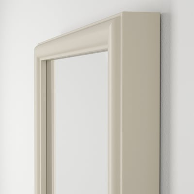 NYPONBUSKE Spiegel, schlanker beiger Rahmen, vertikale Rechteckform, modernes Design.