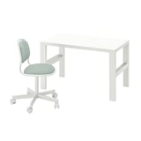 Moderner weißer Schreibtisch mit Metallbeinen und hellgrünem Stuhl.