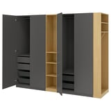 PAX-Kleiderschrank , graues und helles Holz, geräumig mit Regalen und Schubladen, modernes Design.