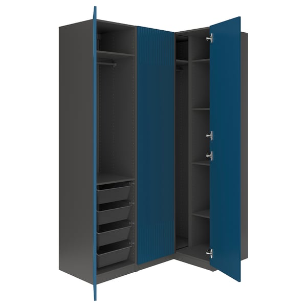 Moderner grau-blauer PAX-Kleiderschrank mit Regalen und Schubladen, schlankes Design.