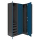 Moderner grau-blauer PAX-Kleiderschrank mit Regalen und Schubladen, schlankes Design.