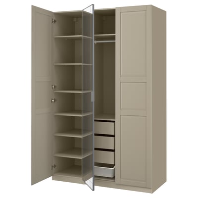 PAX Kleiderschrank - beige, Spanplatte, rechteckig, vier Türen, zwei mit Spiegel, eine mit Schubladen, eine mit Regalen.