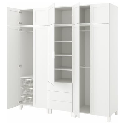 Weißer modularer Aufbewahrungsraum PLATSA mit mehreren Fächern, Regalen und Schubladen.