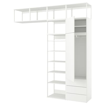 Weiße PLATSA-Regale: verstellbar, Mischung aus Stahl und Spanplatten, modularer Aufbau.