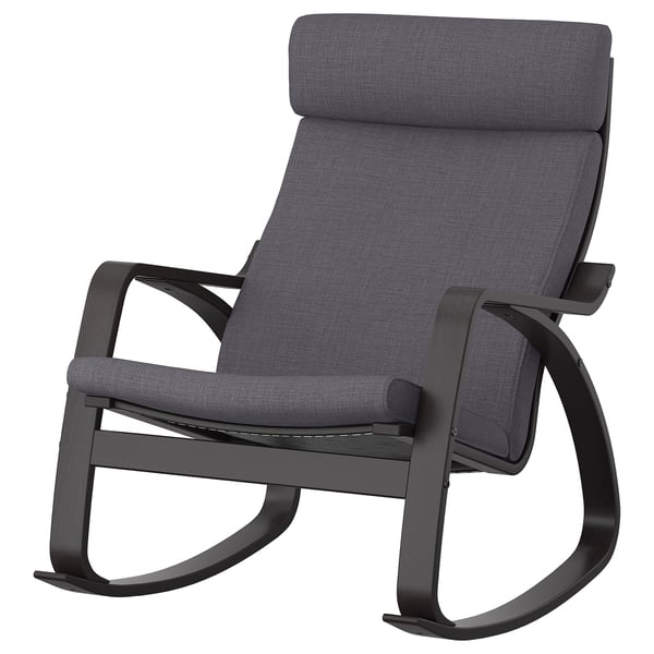 Dunkelgrauer POÄNG Schaukelstuhl mit geschwungenem Design, weichen Kissen und Holzgestell.