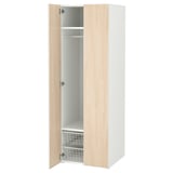 Weißer SMÅSTAD-Kleiderschrank mit hellem Holz, verstellbaren Regalen, Kleiderstange und Soft-Close-Scharnieren.