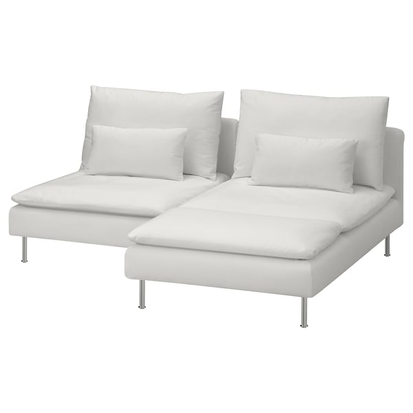 Modernes weißes Sektionssofa mit weichen Kissen. Verchromte Beine und klares, minimalistisches Design.