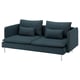 Option: Ein blaugrünes SÖDERHAMN-Sofa mit tiefen Sitzen, vier Kissen und schlanken Metallbeinen.