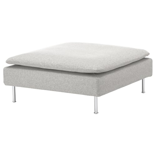 Ein SÖDERHAMN Fußhocker in Hellgrau mit rechteckiger Form und Metallbeinen, der ein modernes und komfortables Design bietet.