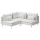 Modernes weißes L-förmiges Sofa mit verchromten Beinen, mit weichen Kissen und schlankem Design.