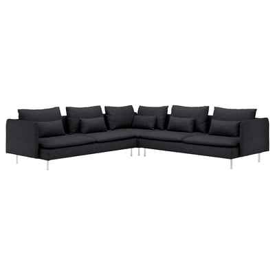 Ein dunkelgraues SÖDERHAMN Ecksofa mit schlanken Beinen und zahlreichen Kissen, das ein modernes, gemütliches Design bietet.