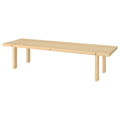 Minimalistischer Stockholmer Couchtisch mit heller Holzoberfläche, rechteckiger Form und vier schlanken Beinen.