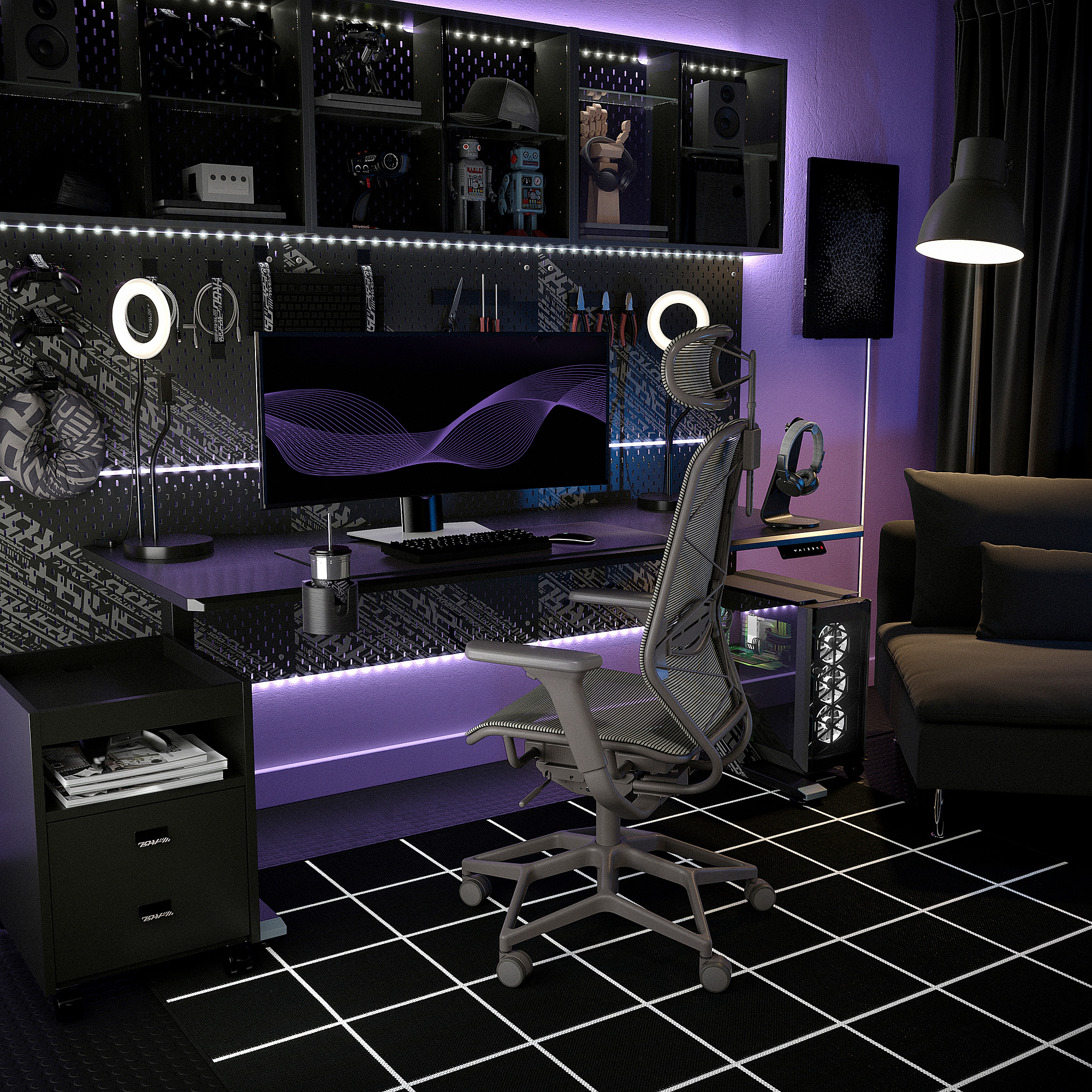 Modernes Gaming-Setup mit lila Lichtern, STYRSPEL Stuhl, zwei Monitoren, Ringlichtern und Lautsprechern.