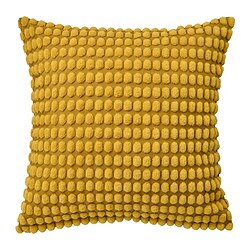 Gelber quadratischer Kissenbezug mit abgerundeten Noppen, strukturiertem Design, weichem Material.