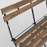 2-Sitzer-Bank aus Holz mit schwarzem Metallgestell, das von hochwertiger Verarbeitung und robustem Design zeugt.