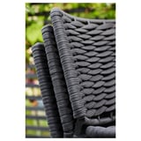 Schwarzer Outdoor-Stuhl mit Sitz und Rückenlehne aus geflochtenem Seil. Modernes, schlankes Design, Teil der TEGELÖN-Serie.