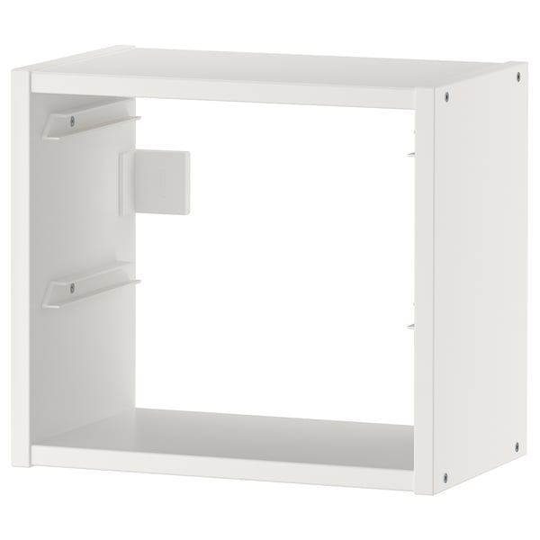 Ein weißer TROFAST Wandschrank in offenem Design mit mehreren Fächern zum Organisieren von Gegenständen.