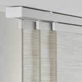 Das Bild zeigt das VIDGA-Gardinenschienensystem. Das einfach zu montierende, flexible Design ermöglicht eine einfache Installation und Verwendung in schwierigen Räumen.