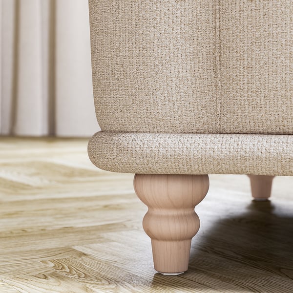 Cremefarbenes Holzbein des VISKAFORS Sofas, klassisch, gebogen, robust.