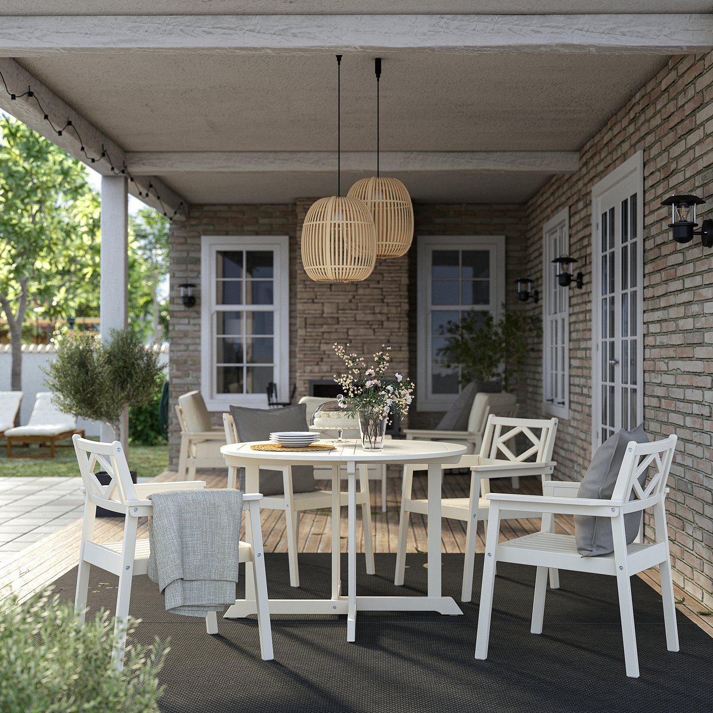 BONDHOLMEN table+4 chairs w armrests, outdoor, white/beige IKEA
