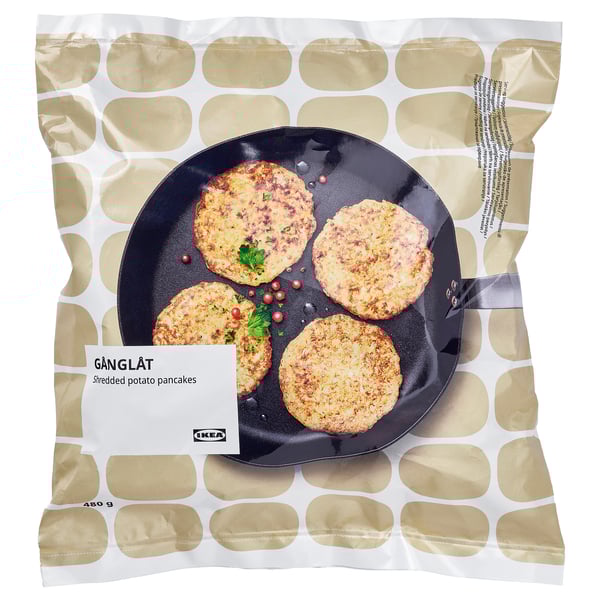 Ikeas GÅNGLÅT shredded potato pancakes packaged, featuring four pancakes on a black skillet with garnish.