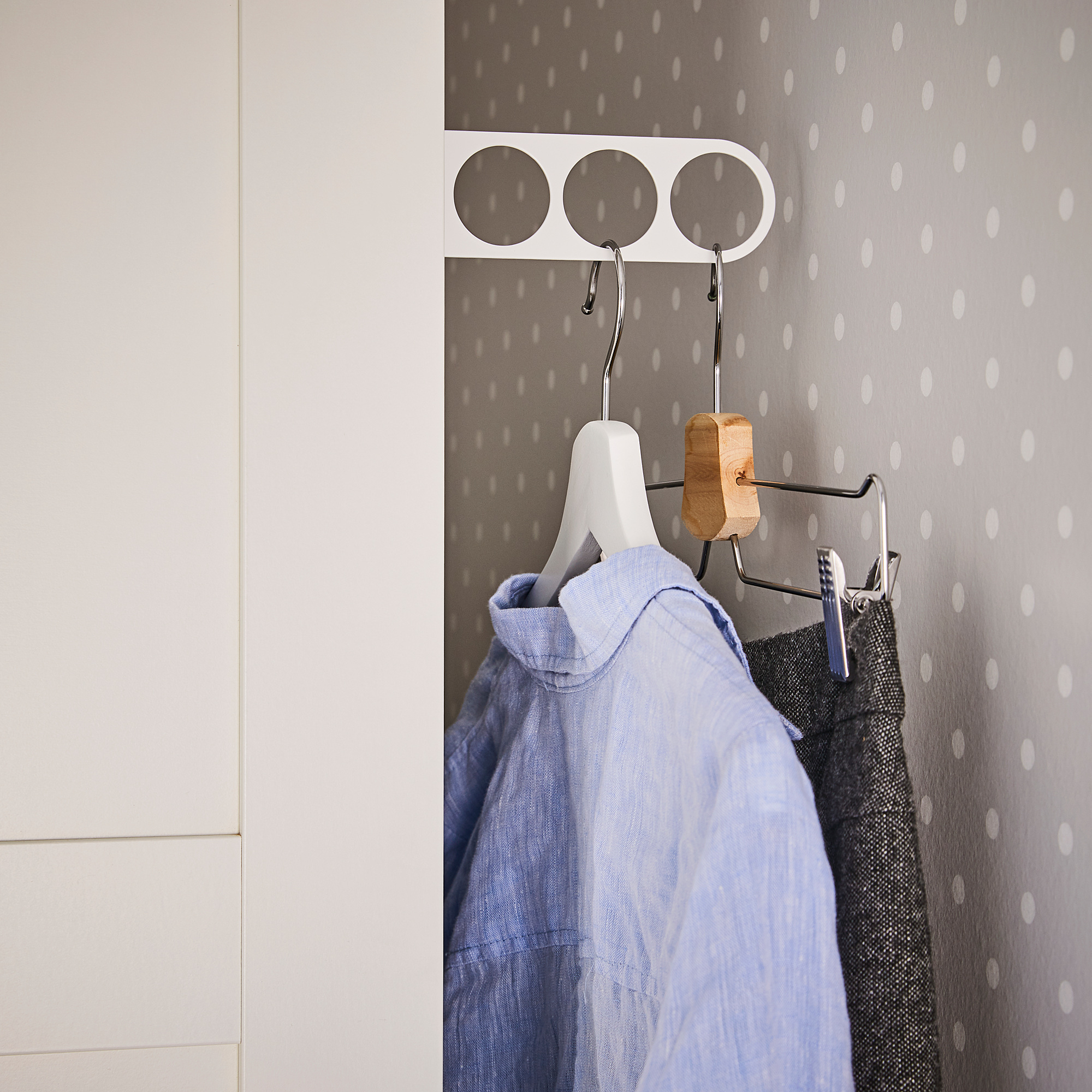 KOMPLEMENT valet hanger - white, metal, circular design, hooks clothes neatly inside wardrobe.