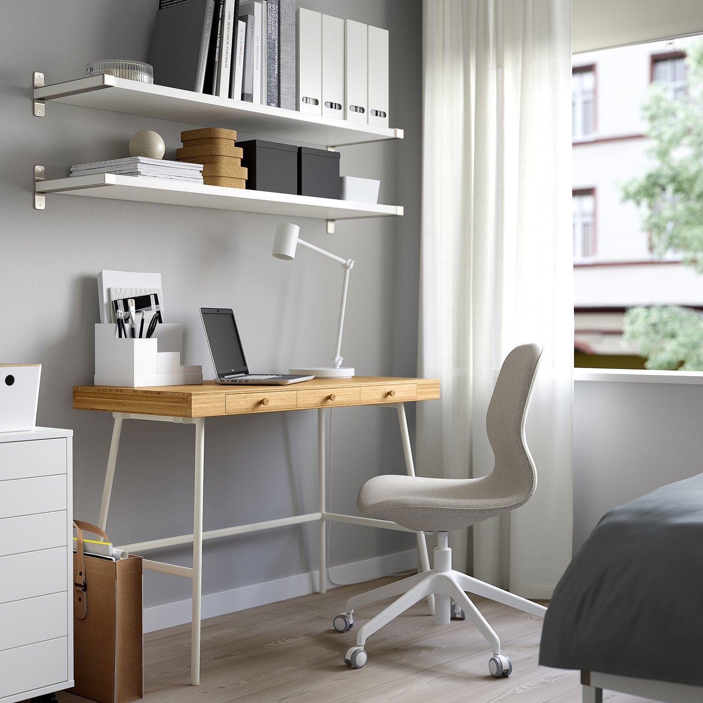 極美品IKEA の LILLASEN（リルオーセル）デスク引き出し付き LILLÅSEN リルオーセン デスク, 竹, 102x49 cm - IKEA