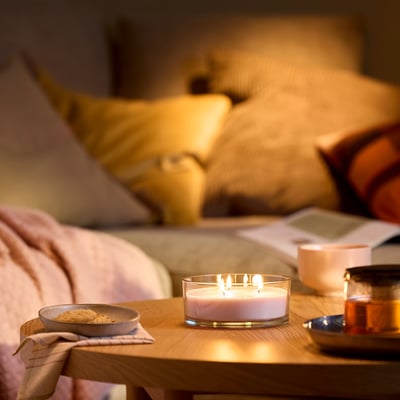 LOTSFÅGEL Scented candle in glass, 3 wicks, Pink flowers pale pink, 25 hr