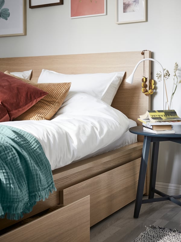 MALM Bed frame, high, w 2 storage boxes, white stained oak veneer/Lindbåden, 160x200 cm