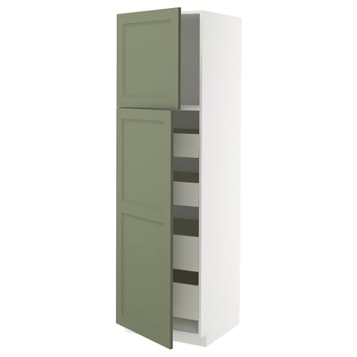 METOD green kitchen cabinet with pull-out shelves.